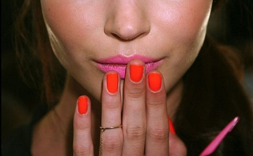 Tavaszi körmök házilag!