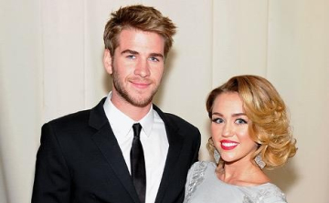 A pletykák igaznak bizonyultak, az esküvő valóban elmarad!