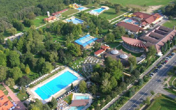 Termáltó és gyerekeknek fedett élményfürdő épül Zalakaroson