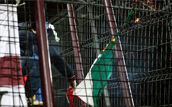 Románia miniszterelnöke is elítélte a magyar zászló égetését - ÖSSZEFOGLALÓ