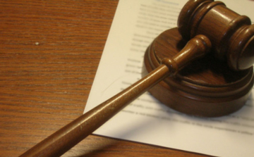 Húsz év fegyházra ítélték a szeretőjét halálra verő kazincbarcikai férfit