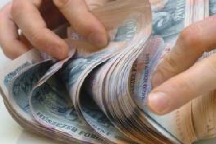 Fidesz: Orbán Viktor a jutalmak visszafizetésére kéri a polgármestereket