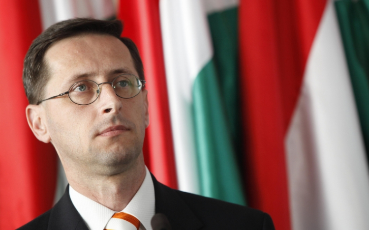 Varga: újra kell értékelni az IMF-megállapodás körüli helyzetet