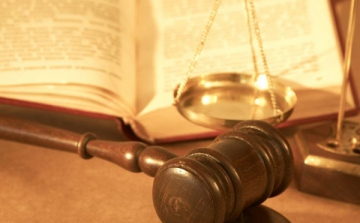 Előzetes letartóztatásba kerültek a rendőrökre támadó kenderesiek