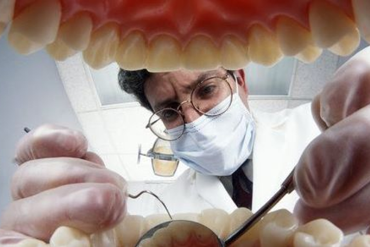 Hétezer páciensét fertőzhette meg HIV- és májgyulladás-vírussal egy oklahomai fogorvos