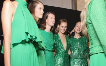 2013 hivatalos színe