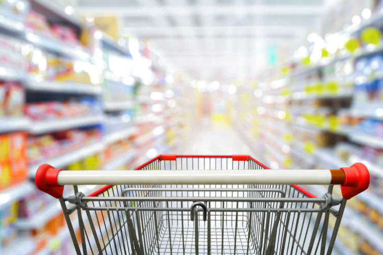 Versenyfelügyeleti eljárást indított a GVH a Spar és az Auchan ellen