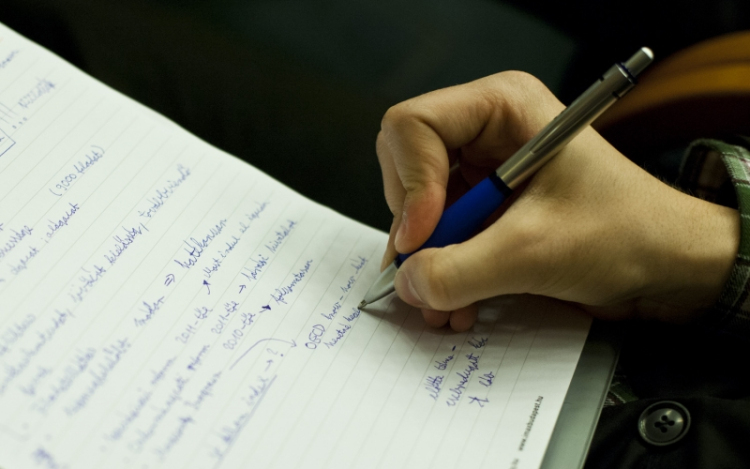 Büntetést kapnak a késő cégek - a cégbíróságnak nincs mérlegelési jogköre