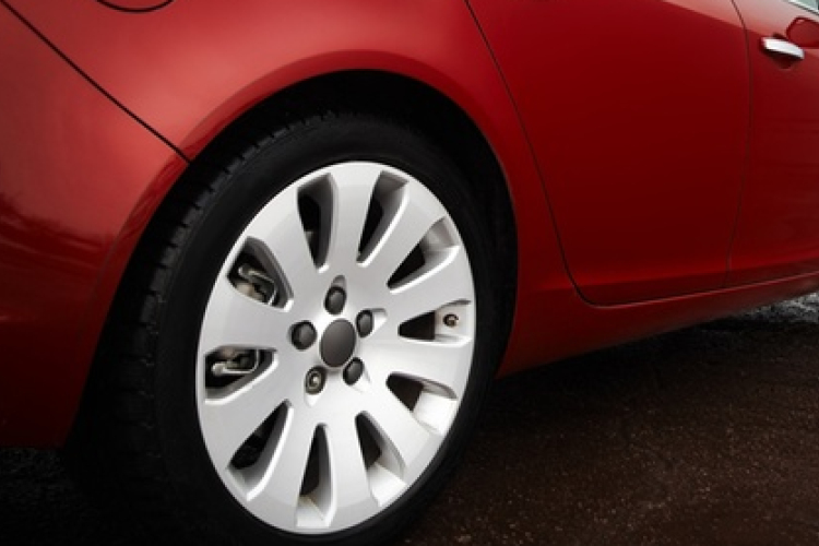 Több száz milliós adócsalás miatt indult eljárás autókereskedők ellen Szegeden