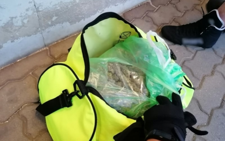 Lebuktatták a rendőrök mamát és csapatát