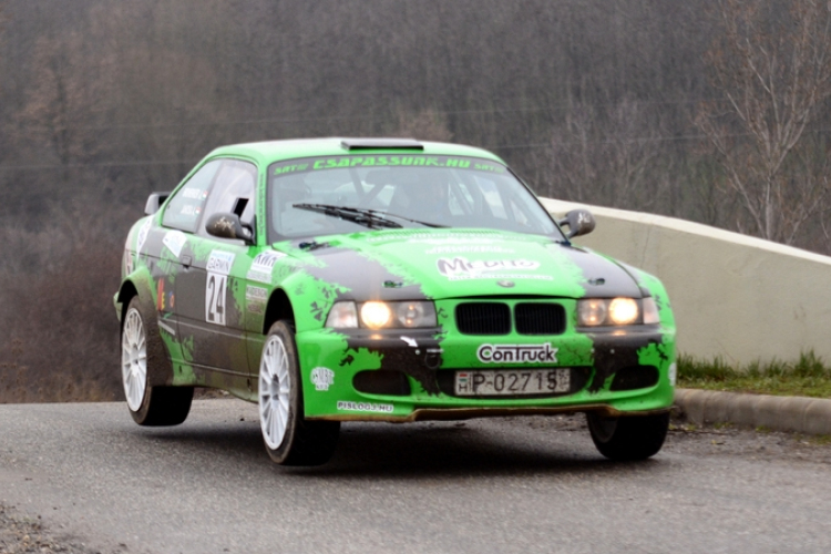 Tavaszi zsongás a Zöld darázzsal.