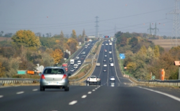 Lezárják az M1-est Bicske és Tatabánya között