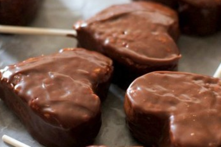 Ropogós csokis szívecskék