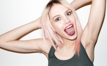 Charlotte Free nálam kiverte a biztosítékot!