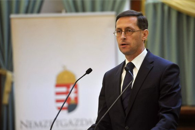 Konvergenciaprogram: gyorsuló növekedés csökkenő hiány