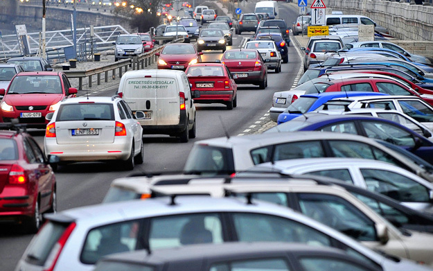 PwC: fél évszázad alatt cserélődhet le a magyar autóállomány