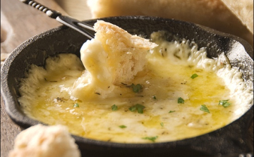 A család kedvenc sajtos fondüje!