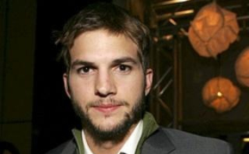 Ashton Kutcher kórházban!