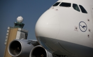 Állami légi szállító flottát tervez a kormány