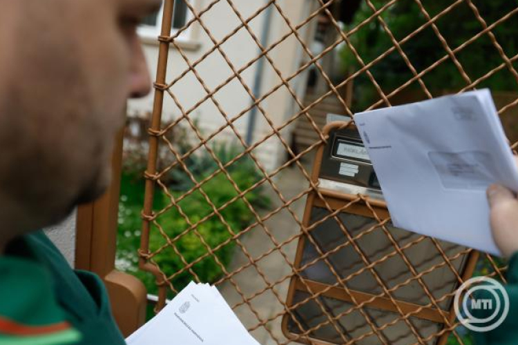 Eddig fél millió ember küldte vissza a Voks lapokat