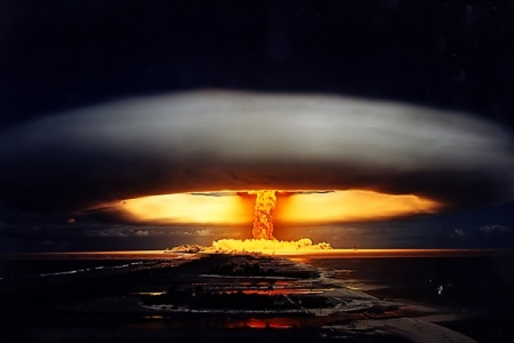 Észak-Korea atomtámadással fenyegetőzik