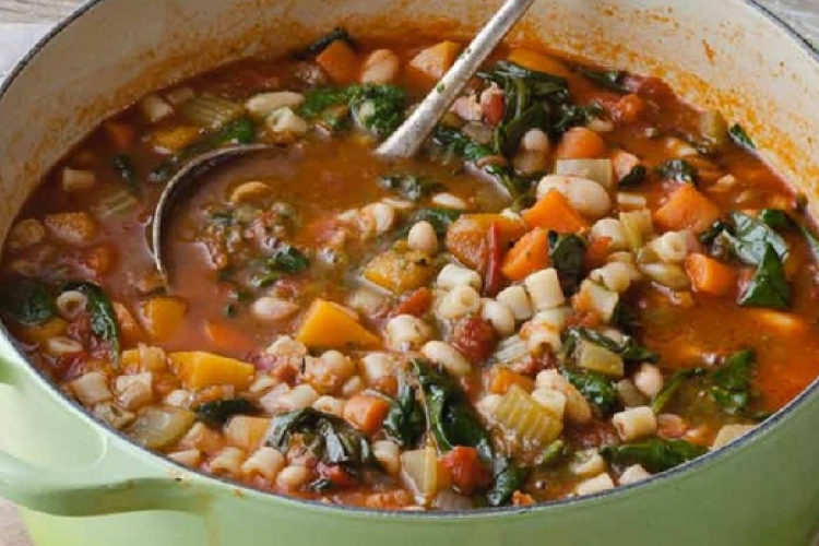 Minestrone leves parmezánnal