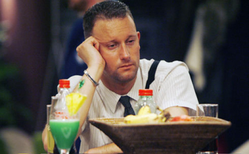 27,6 millió forintot bukott Alekosz 