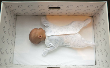 Még mindig kartondoboz sok finn újszülött bölcsője