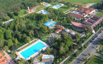 Termáltó és gyerekeknek fedett élményfürdő épül Zalakaroson