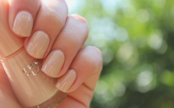 Tavaszi körömlakk divat