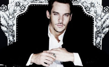 Jonathan Rhys Meyers Budapestre jön!
