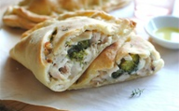 Csirkés- brokkolis calzone