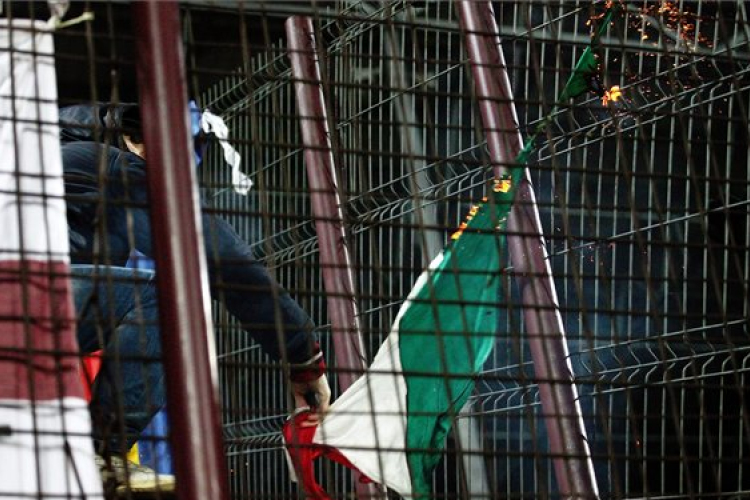 Románia miniszterelnöke is elítélte a magyar zászló égetését - ÖSSZEFOGLALÓ