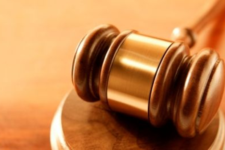 Harmadszor kezdődik el a gyermeke megölésének megkísérlésével vádolt nő pere Győrben