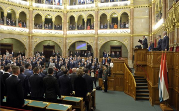 Megadta a Ház a felhatalmazást a veszélyhelyzeti rendeletek hosszabbítására