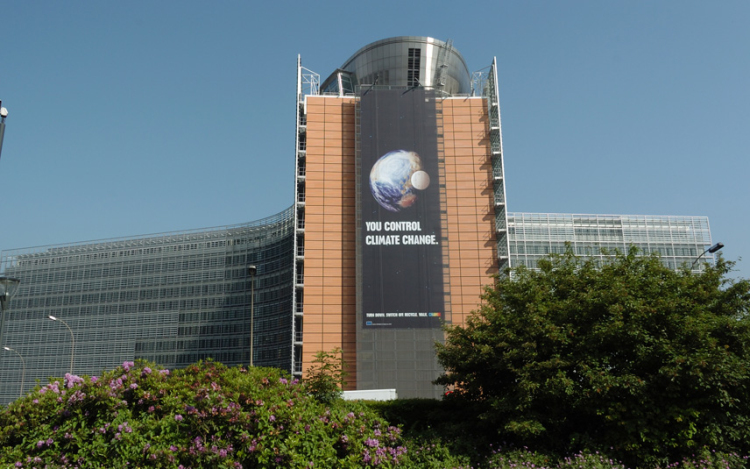 Három ország megbüntetését javasolja az Európai Bizottság