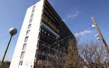 Hatmilliós tartozást engedett el az E.ON egy veszprémi társasháznak