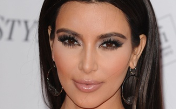 Kim stílust váltott