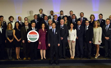 Megnevezte egyéni jelöltjeit az Együtt-PM, Bajnai a bizonytalanok megnyerésére számít