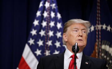 Donald Trump zároltatta a venezuelai kormány minden vagyonát